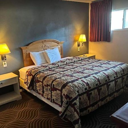 جورجيا Love Hotels Western Holiday By Oyo At Harlan Lake Ne المظهر الخارجي الصورة