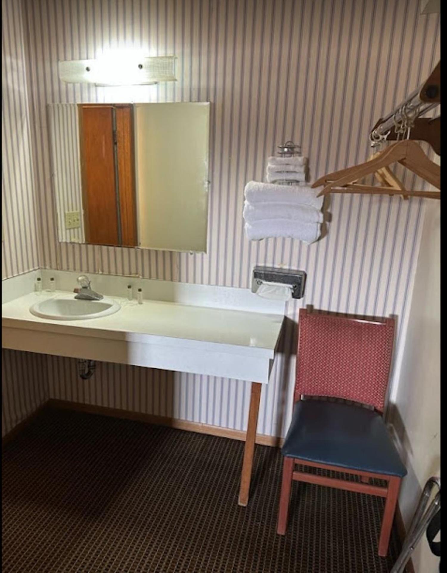 جورجيا Love Hotels Western Holiday By Oyo At Harlan Lake Ne المظهر الخارجي الصورة